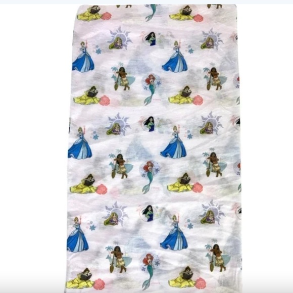 NEW Girls Disney Princess All-Over Print Lightweight Neck Gaiter Wrap - Picture 8 of 10